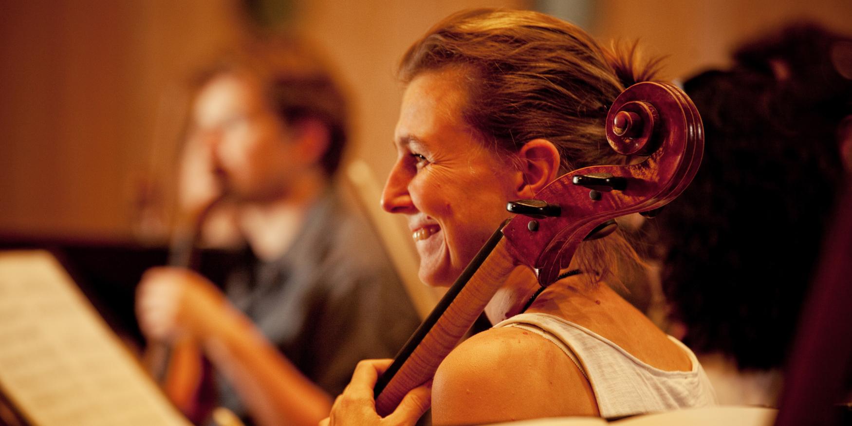 Orchester Portrait Solveig Nordmeyer, Cellistin